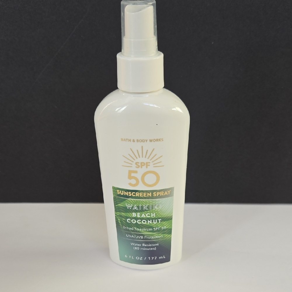 Bath & Body Works Waikiki Beach Coconut SPF 50 Sunscreen Spray 6 Oz NEW